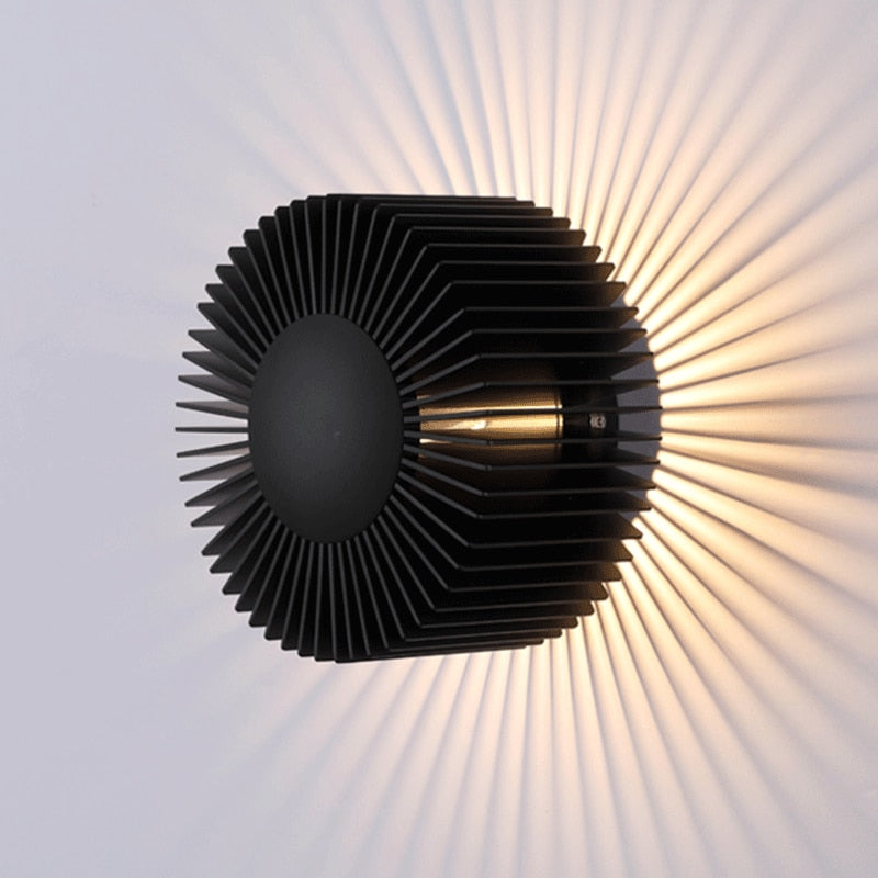 SkandiShop Modern Aluminum Wall Sconce